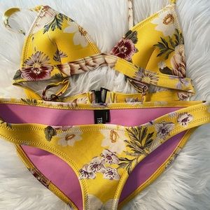 Triangl Bikini Set